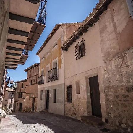 La Casa Amarilla Calomarde Апартаменты Альбаррасин